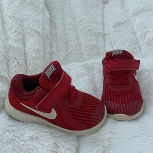 PREOWNED Nike sneakers